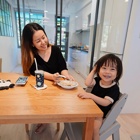【YIPPY COZY】兼具美觀和質感的YIPPY COZY全成長型原木高腳椅