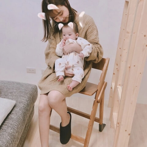 【YIPPY】Nina曹婕妤與小哈娜都可使用的moji YIPPY全成長型原木餐椅