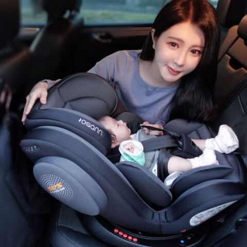 【Swift360 Plus】可以360度旋轉，方便抱寶寶上下車的Swift360 plus