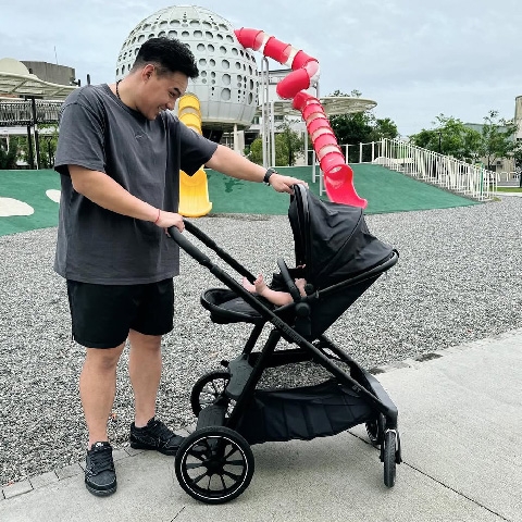 【GT】多寶家庭首選 推車界的豪華休旅車 百變GT