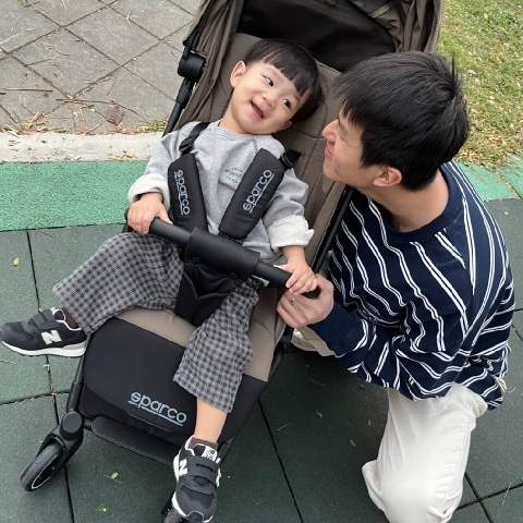 【Karbon】一打二必敗Karbon極輕碳纖維手推車