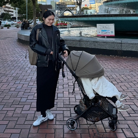【Karbon】Karbon極輕量碳纖維手推車 顛覆你對小車的想像